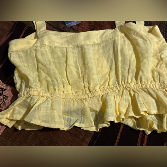 Forever 21 Pale Yellow Ruffle Button-Front Cropped Cami - Picture 5 of 9
